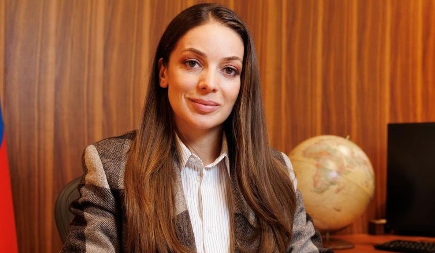 49f0ba0be5329de8b4f8480b6d65684d