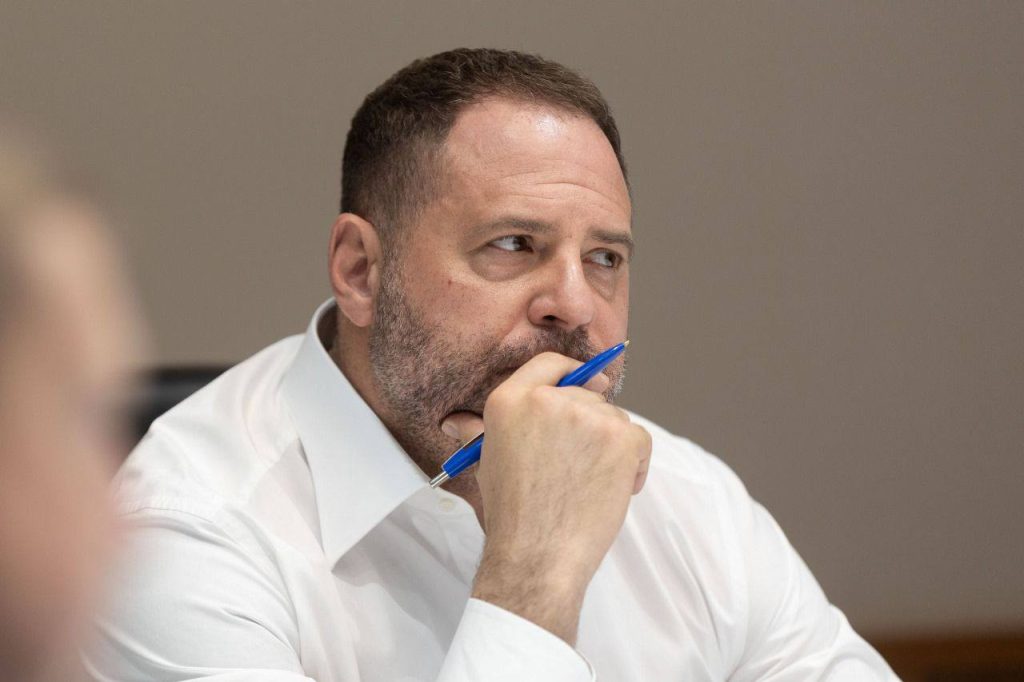 Андрій Єрмак Національність: подробности биографии и карьеры